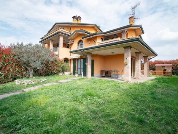 casa indipendente in vendita a Cassano d'Adda