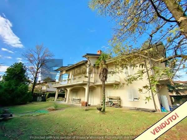 casa indipendente in vendita a Cassano d'Adda