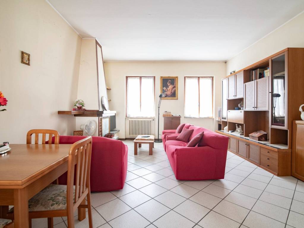 appartamento in vendita a Cassano d'Adda in zona Groppello d'Adda