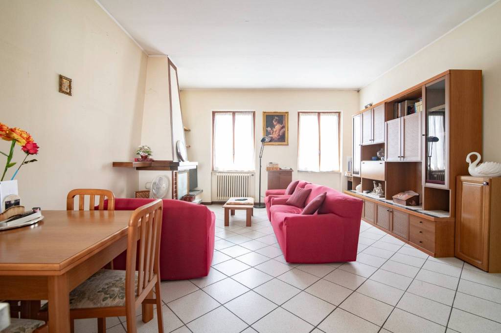 casa indipendente in vendita a Cassano d'Adda in zona Groppello d'Adda