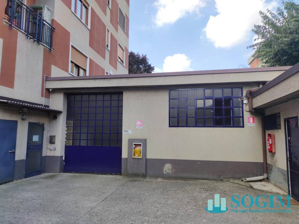locale di sgombero in vendita a Cassano d'Adda