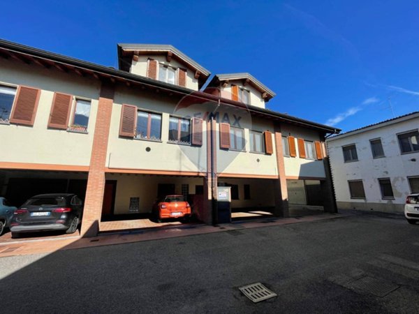appartamento in vendita a Cassano d'Adda in zona Cascine San Pietro