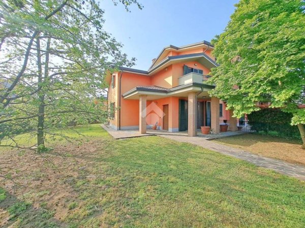 casa indipendente in vendita a Cassano d'Adda