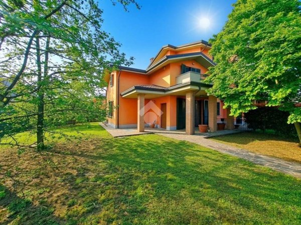 casa indipendente in vendita a Cassano d'Adda