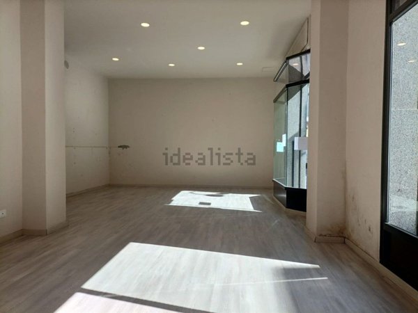 locale commerciale in vendita a Cassano d'Adda