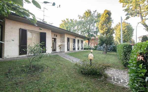 casa indipendente in vendita a Cassano d'Adda in zona Groppello d'Adda