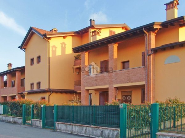 appartamento in vendita a Cassano d'Adda in zona Cascine San Pietro
