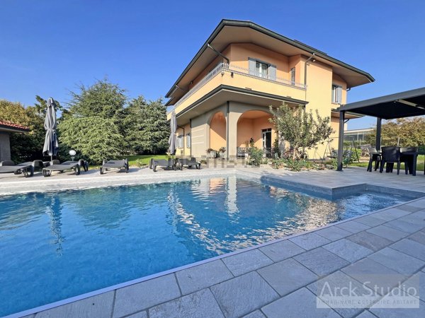 casa indipendente in vendita a Cassano d'Adda