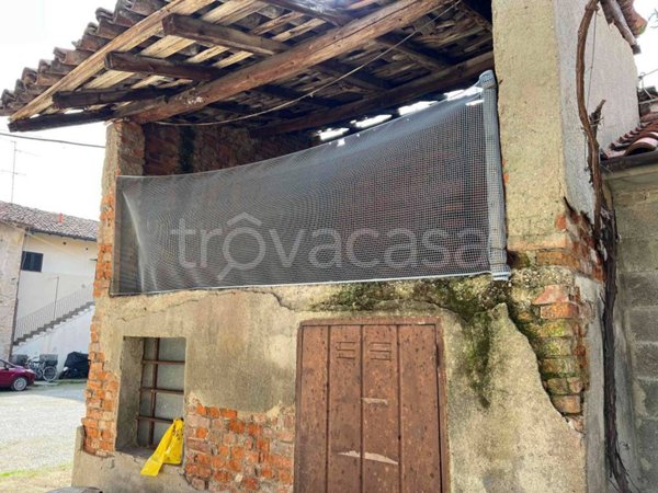 locale di sgombero in vendita a Cassano d'Adda