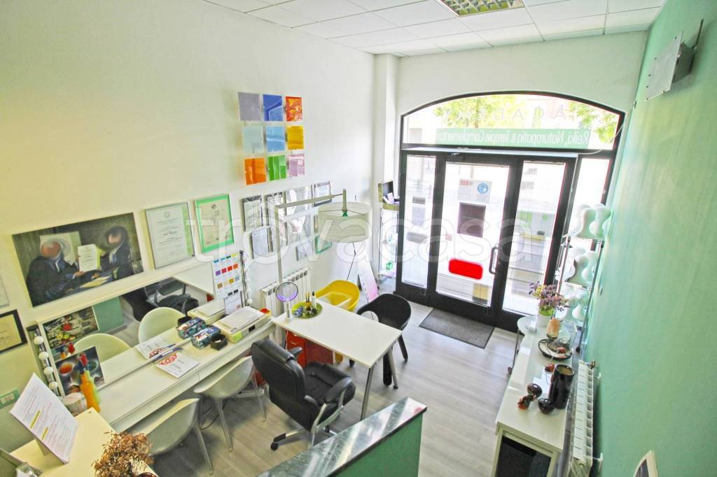 negozio in vendita a Cassano d'Adda