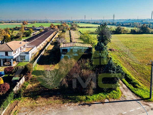 terreno edificabile in vendita a Cassano d'Adda in zona Cascine San Pietro