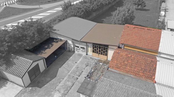 locale di sgombero in vendita a Cassano d'Adda