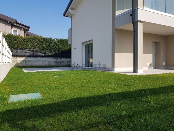 casa indipendente in vendita a Cassano d'Adda