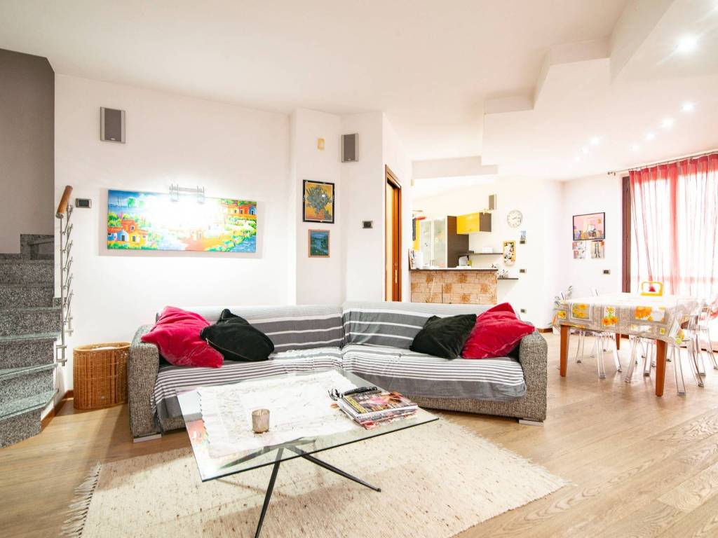 casa indipendente in vendita a Cassano d'Adda