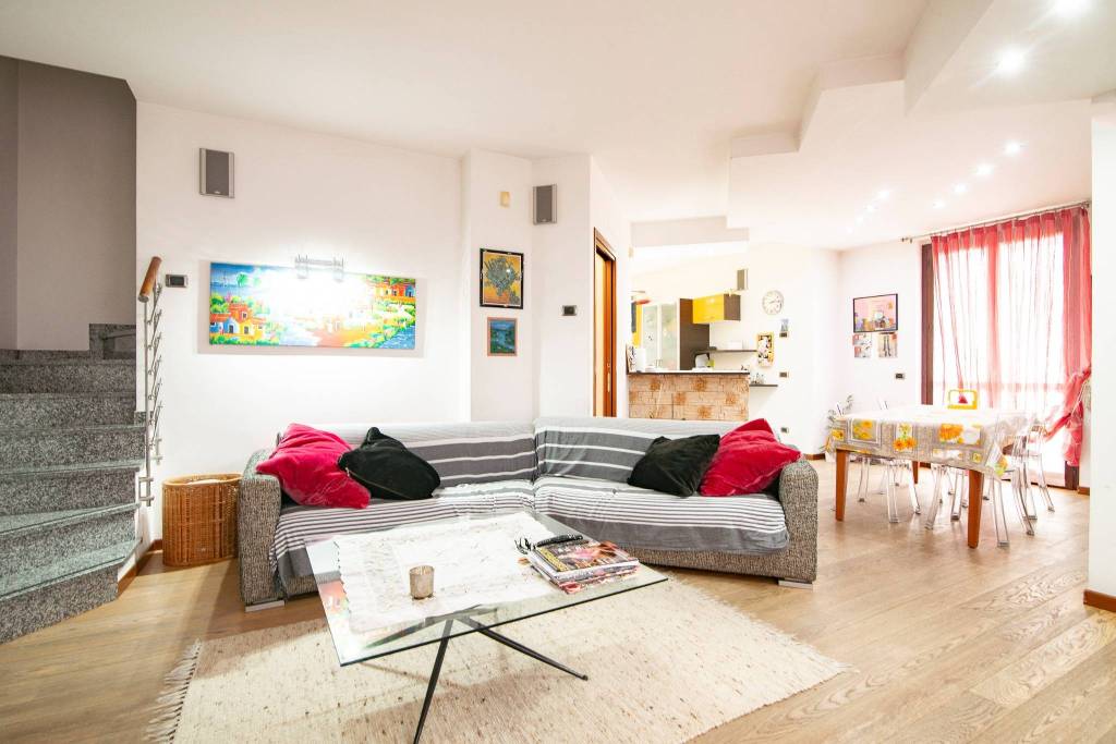 casa indipendente in vendita a Cassano d'Adda