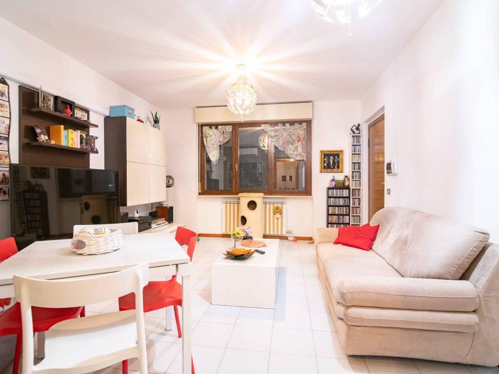 appartamento in vendita a Cassano d'Adda in zona Cascine San Pietro