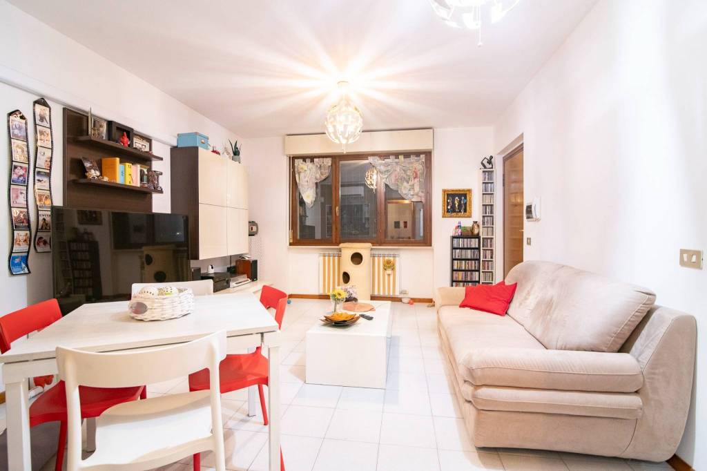 appartamento in vendita a Cassano d'Adda in zona Cascine San Pietro