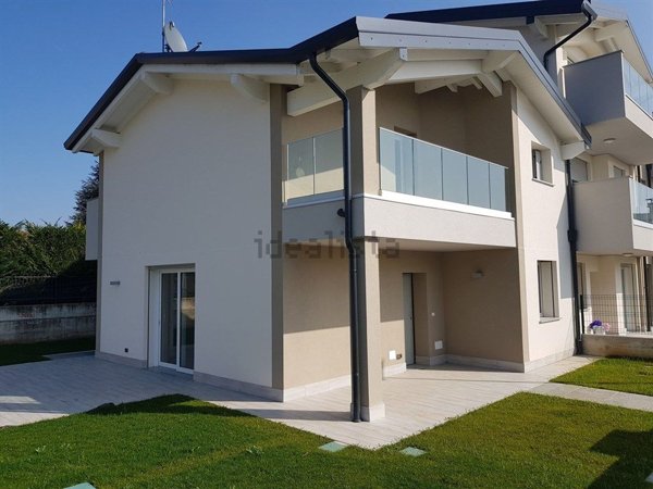 casa indipendente in vendita a Cassano d'Adda