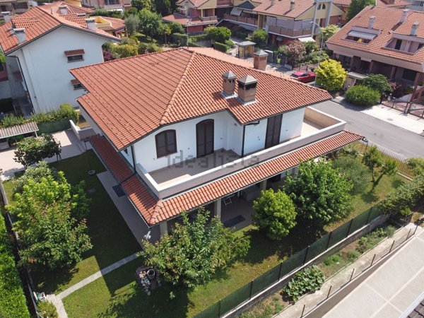 casa indipendente in vendita a Cassano d'Adda