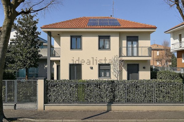 casa indipendente in vendita a Cassano d'Adda