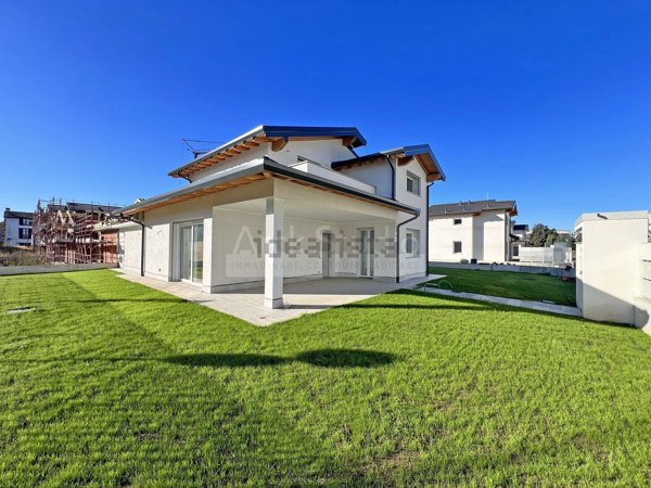 casa indipendente in vendita a Cassano d'Adda