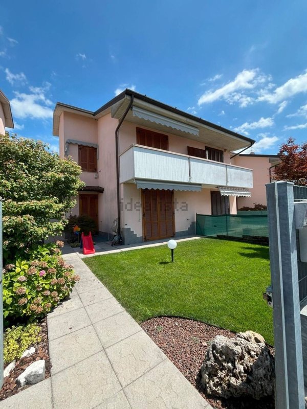 casa indipendente in vendita a Cassano d'Adda