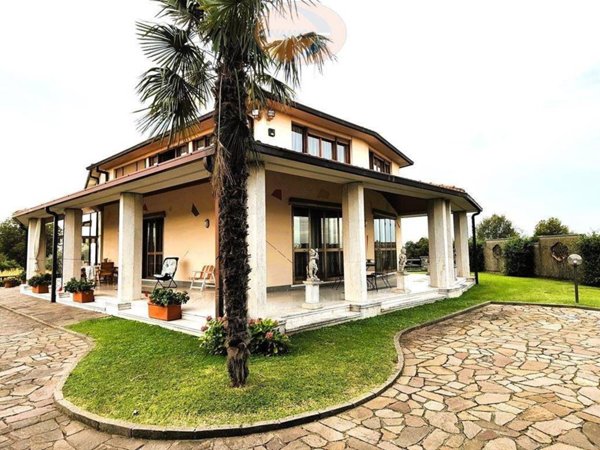 casa indipendente in vendita a Cassano d'Adda