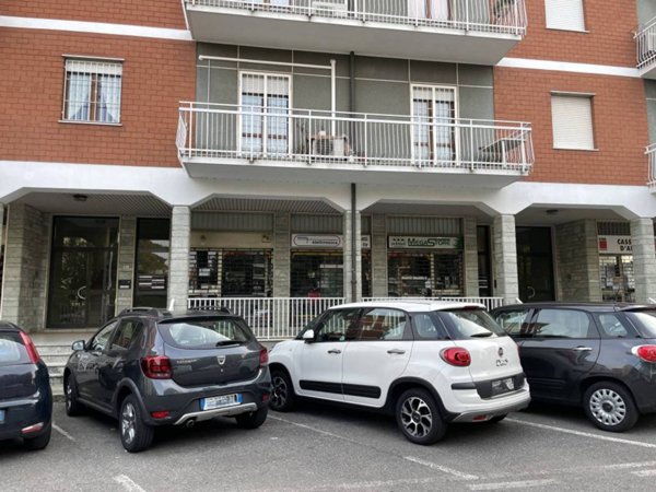 negozio in vendita a Cassano d'Adda