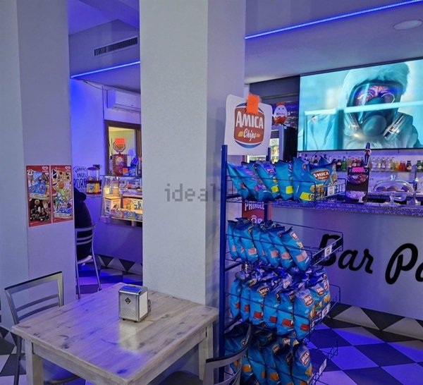 negozio in vendita a Cassano d'Adda