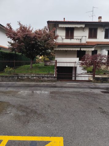 casa indipendente in vendita a Cassano d'Adda in zona Groppello d'Adda