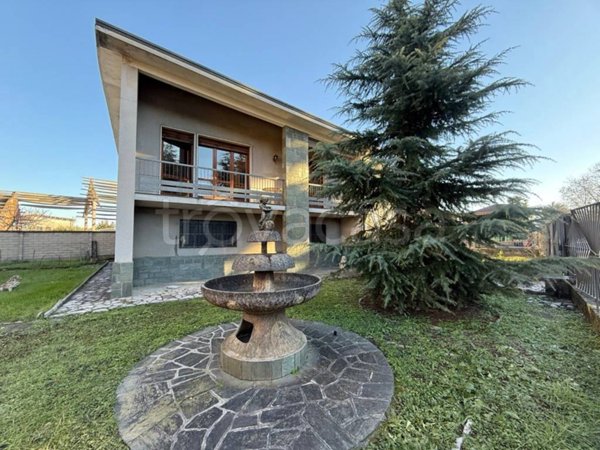 casa indipendente in vendita a Cassano d'Adda in zona Cascine San Pietro