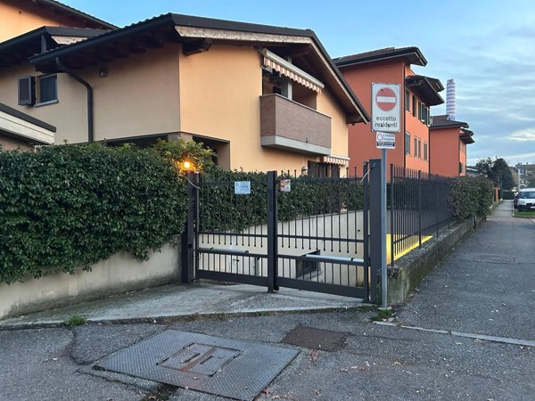 ufficio in vendita a Cassano d'Adda