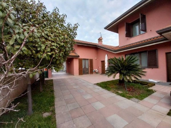 casa indipendente in vendita a Cassano d'Adda