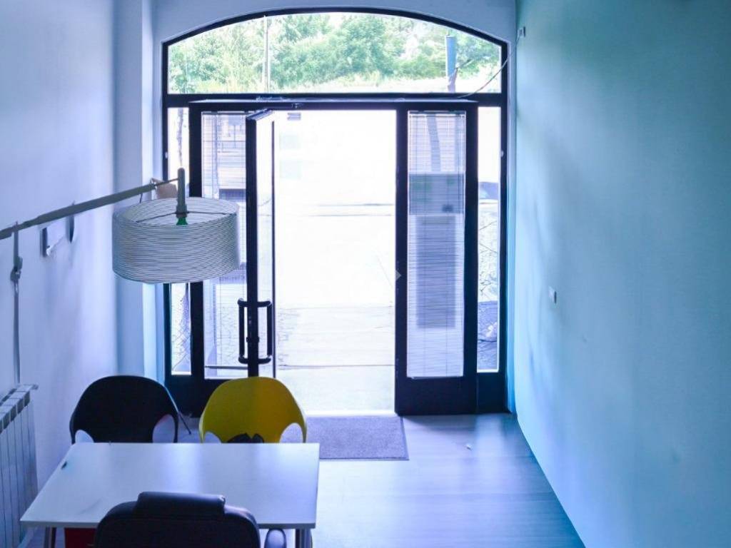 negozio in vendita a Cassano d'Adda