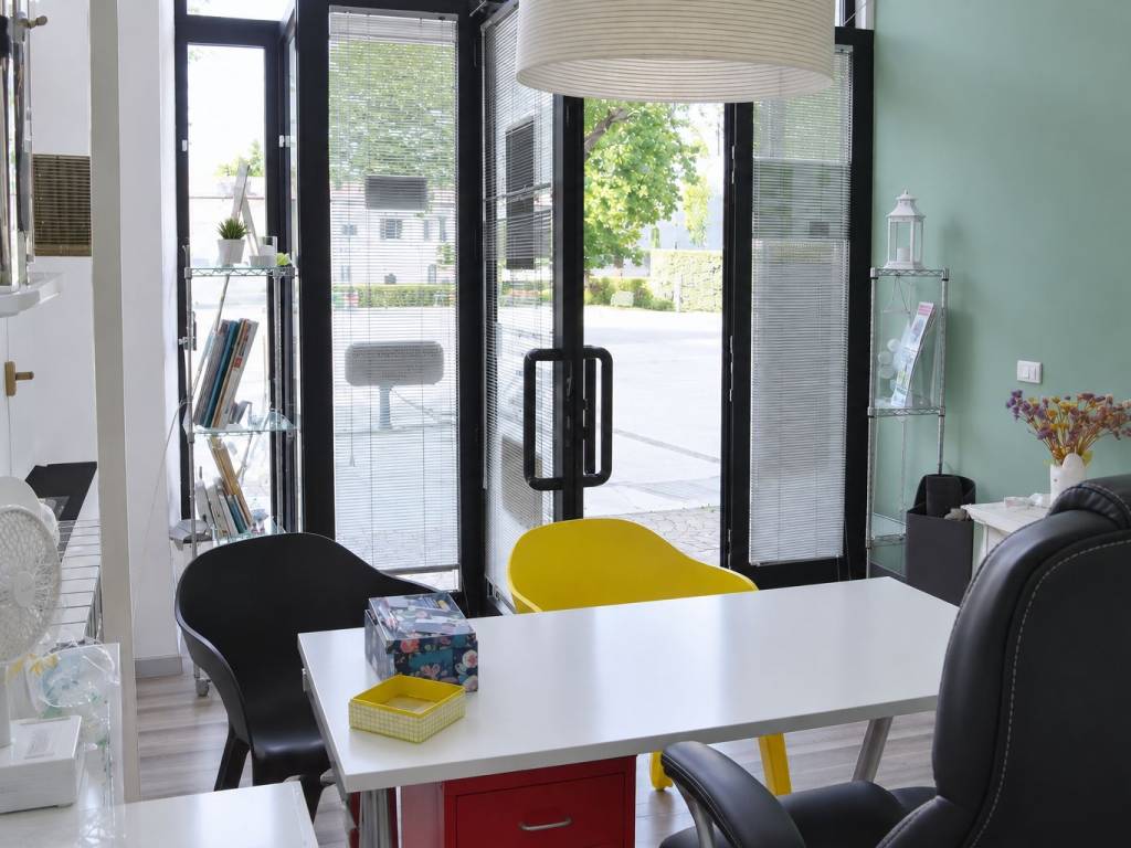 ufficio in vendita a Cassano d'Adda in zona Groppello d'Adda