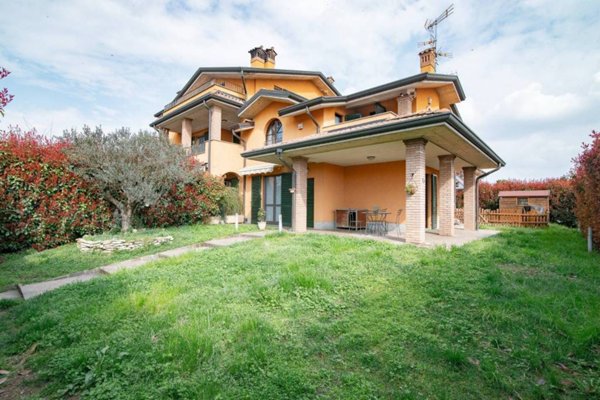 casa indipendente in vendita a Cassano d'Adda