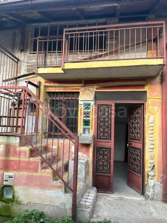 locale commerciale in vendita a Cassano d'Adda