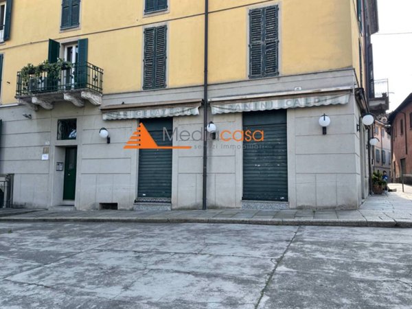 negozio in vendita a Cassano d'Adda