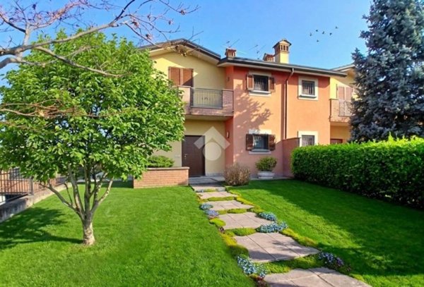 casa indipendente in vendita a Cassano d'Adda