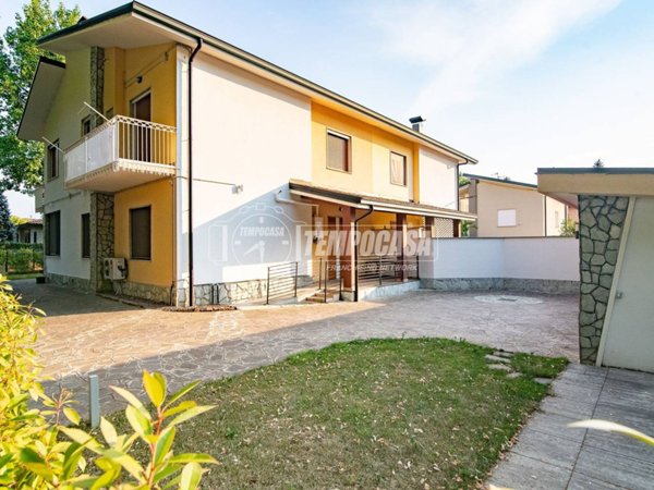 casa indipendente in vendita a Cassano d'Adda in zona Groppello d'Adda