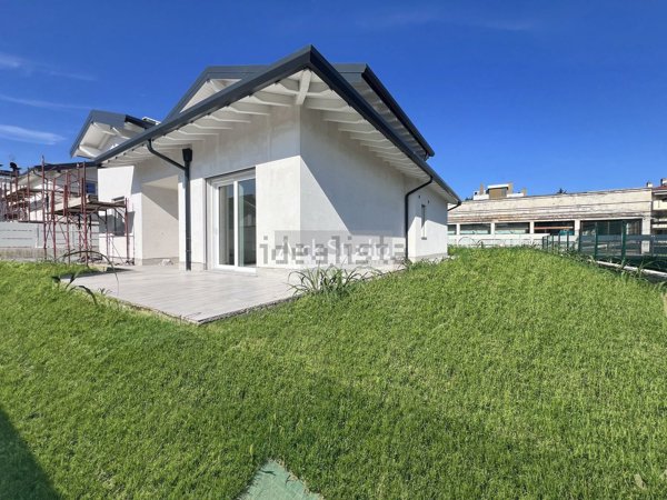 casa indipendente in vendita a Cassano d'Adda