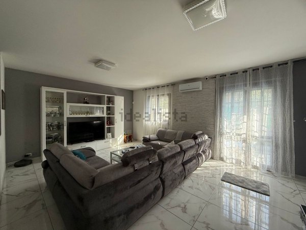 casa indipendente in vendita a Cassano d'Adda in zona Cascine San Pietro