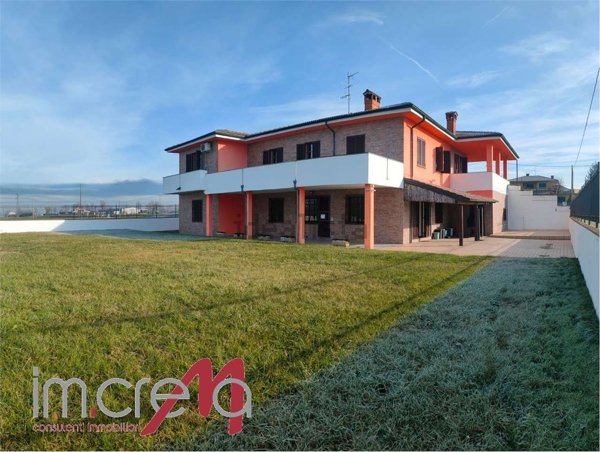 casa indipendente in vendita a Cassano d'Adda