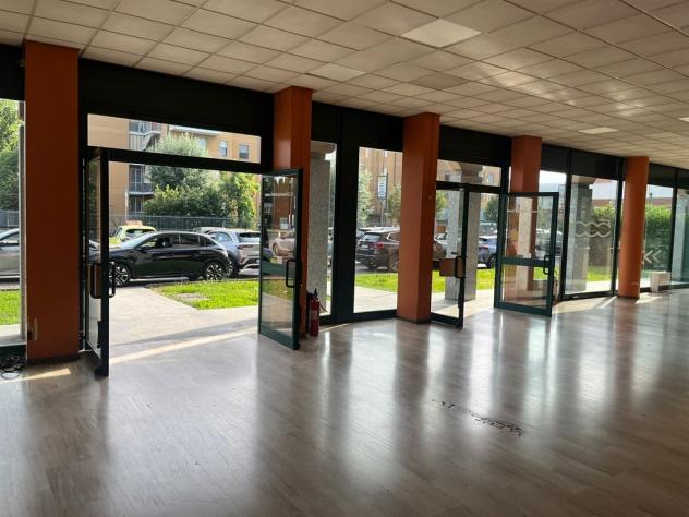 negozio in vendita a Cassano d'Adda