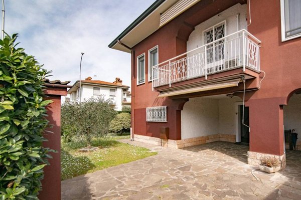 casa indipendente in vendita a Cassano d'Adda in zona Groppello d'Adda