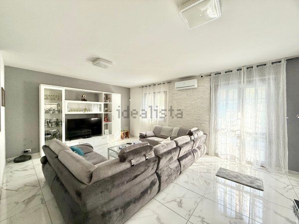 casa indipendente in vendita a Cassano d'Adda in zona Cascine San Pietro