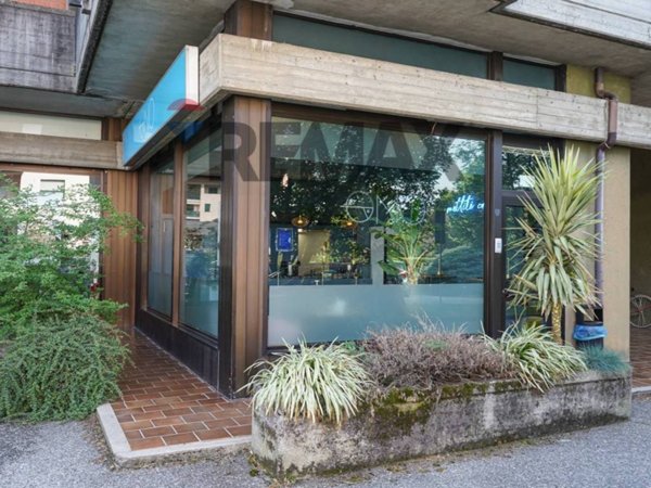 negozio in vendita a Cassano d'Adda