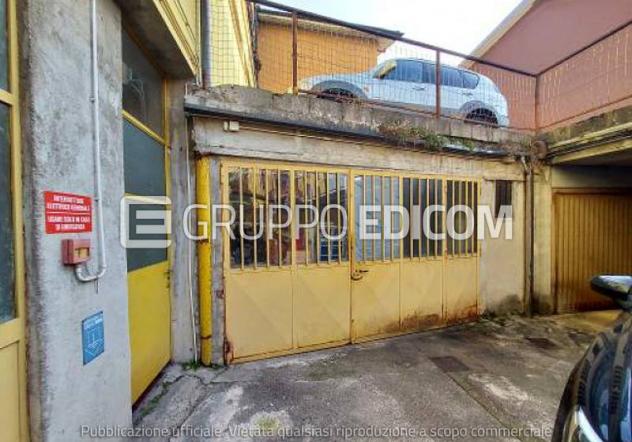locale commerciale in vendita a Cassano d'Adda