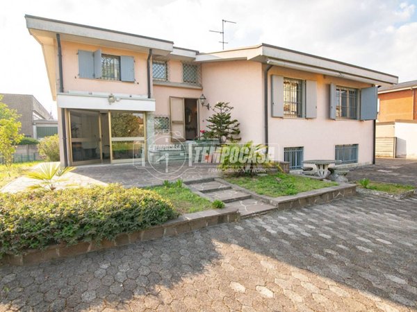 casa indipendente in vendita a Cassano d'Adda