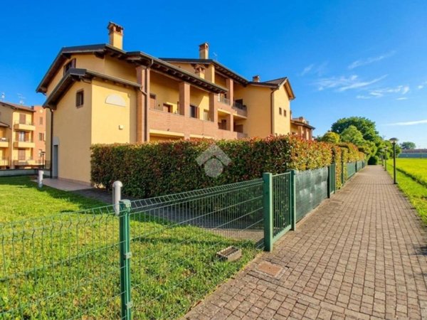 appartamento in vendita a Cassano d'Adda in zona Cascine San Pietro